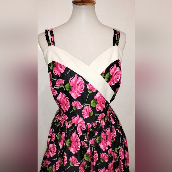 RETRO ROSES DRESS - Picture 8 of 13